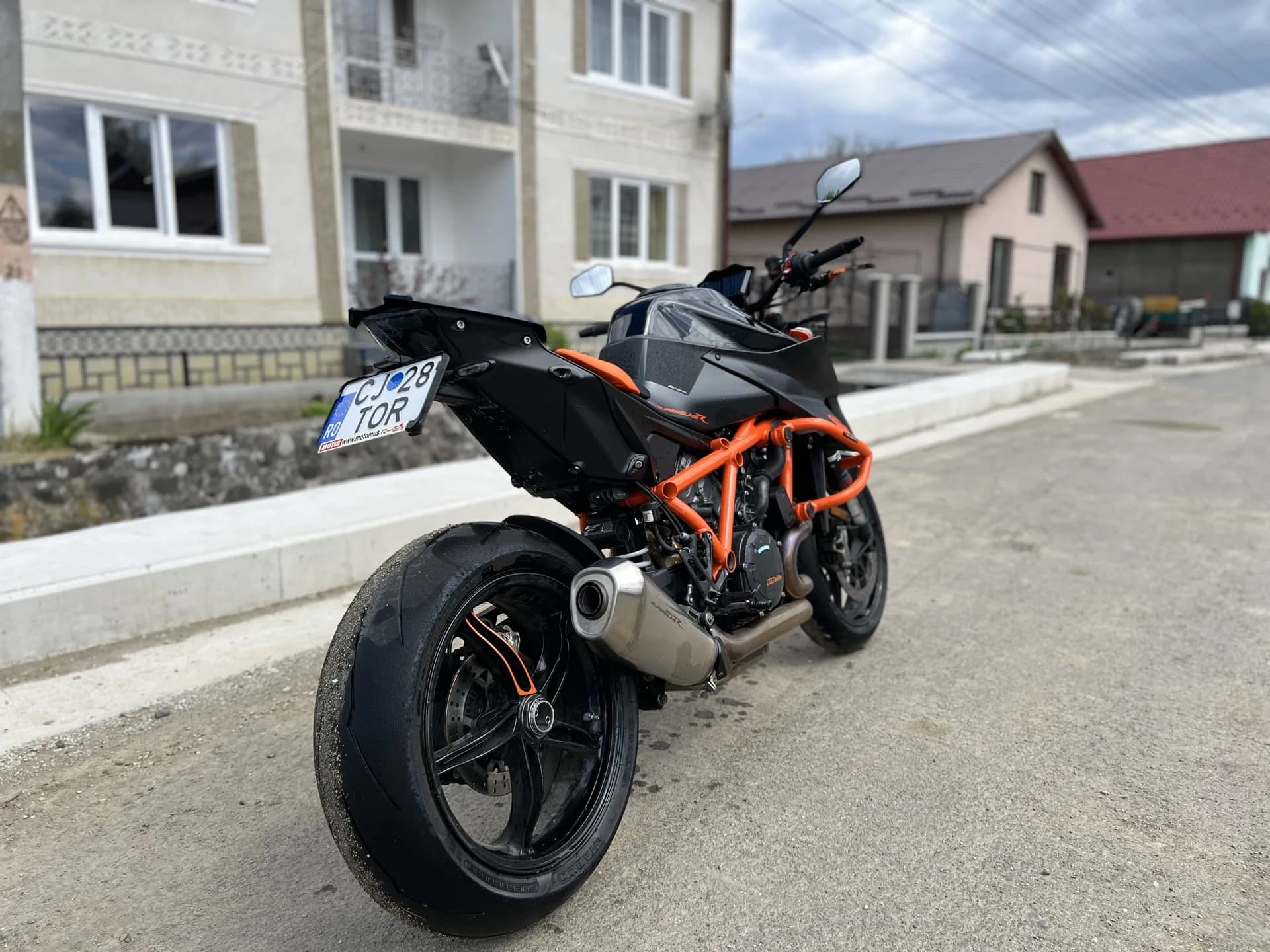 KTM Super Duke 1290 R 2021 vedere din spate