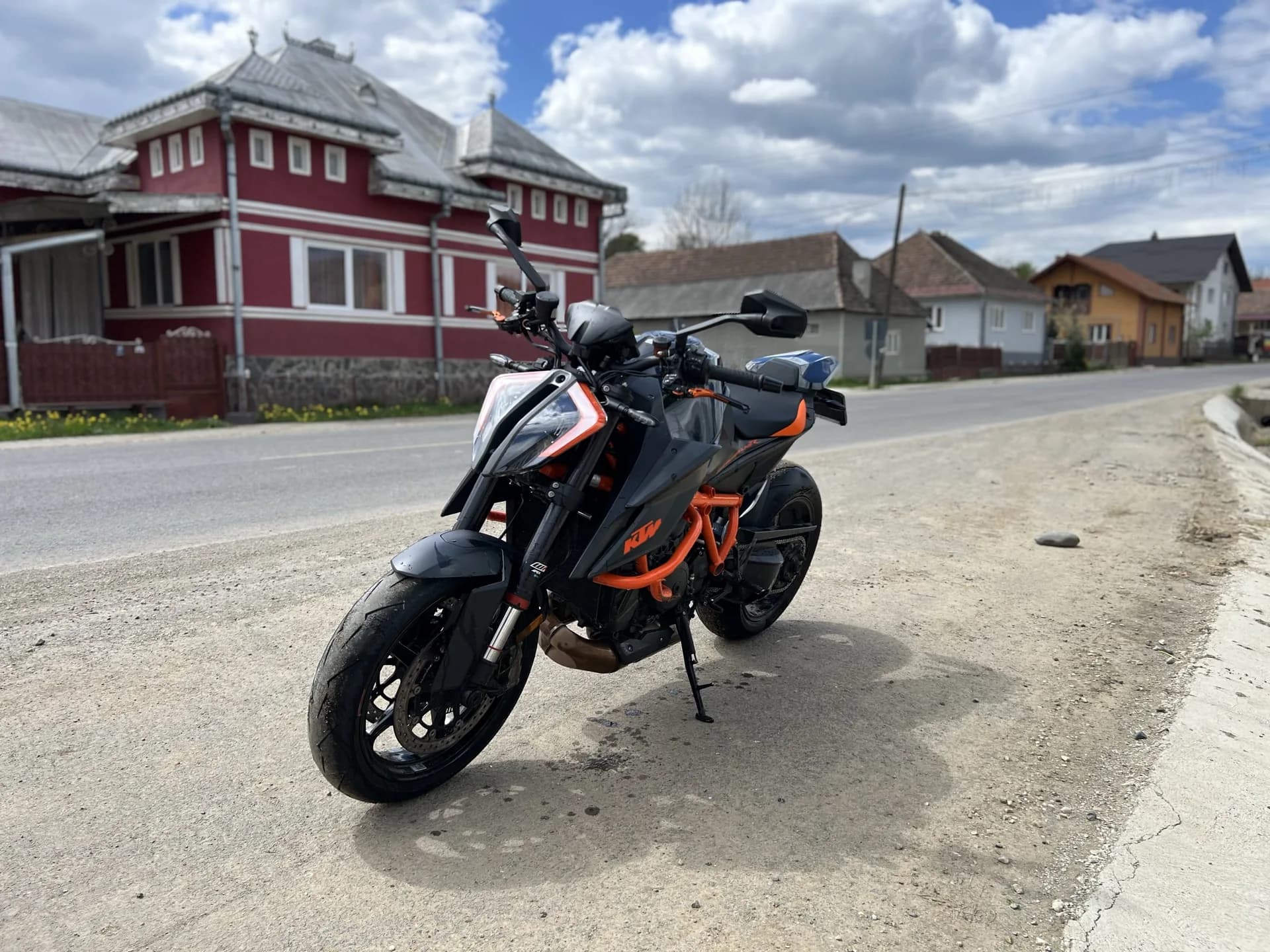 KTM Super Duke 1290 R 2021 vedere din fata