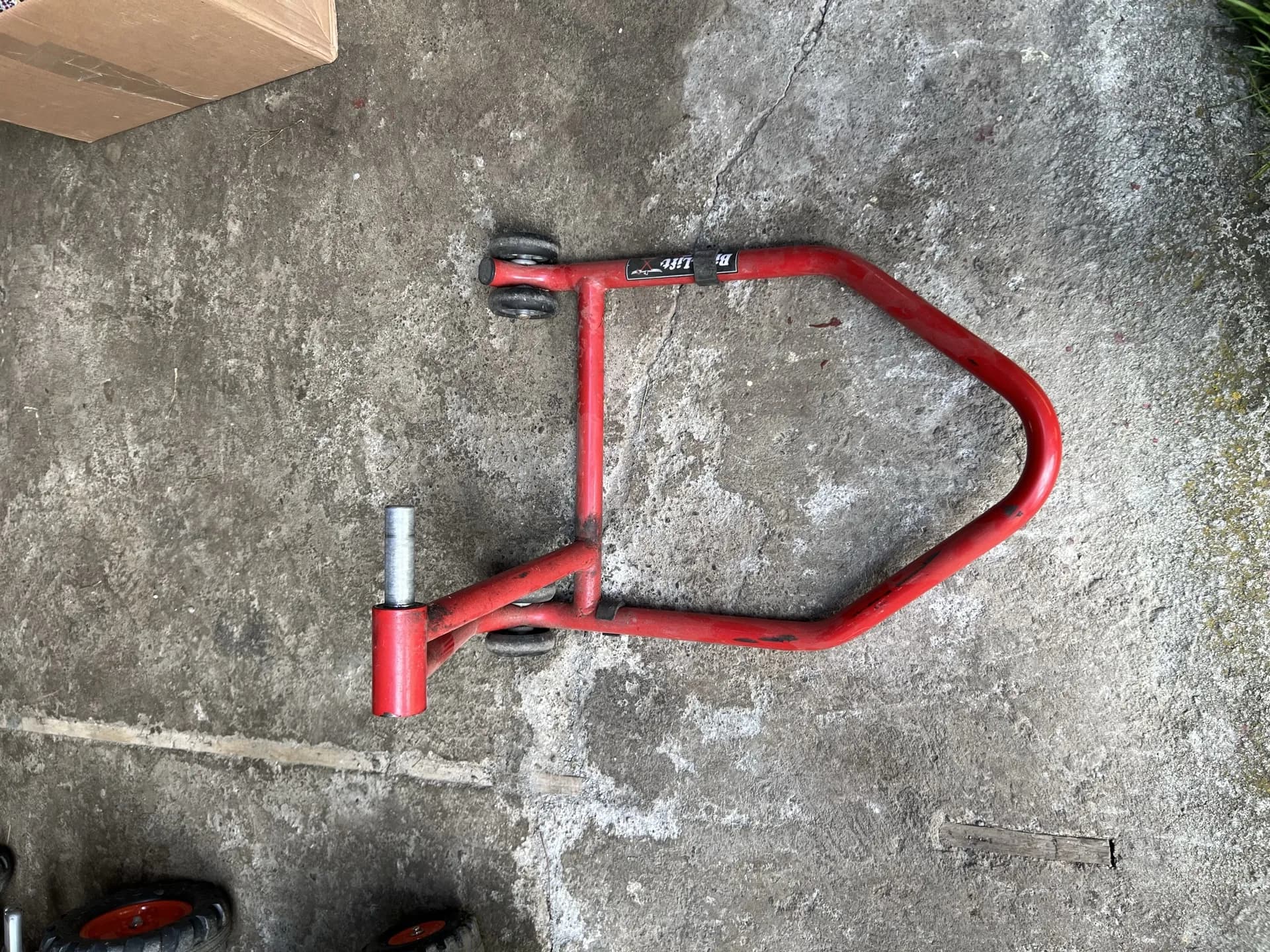 KTM Super Duke 1290 R 2021 pe stativ spate