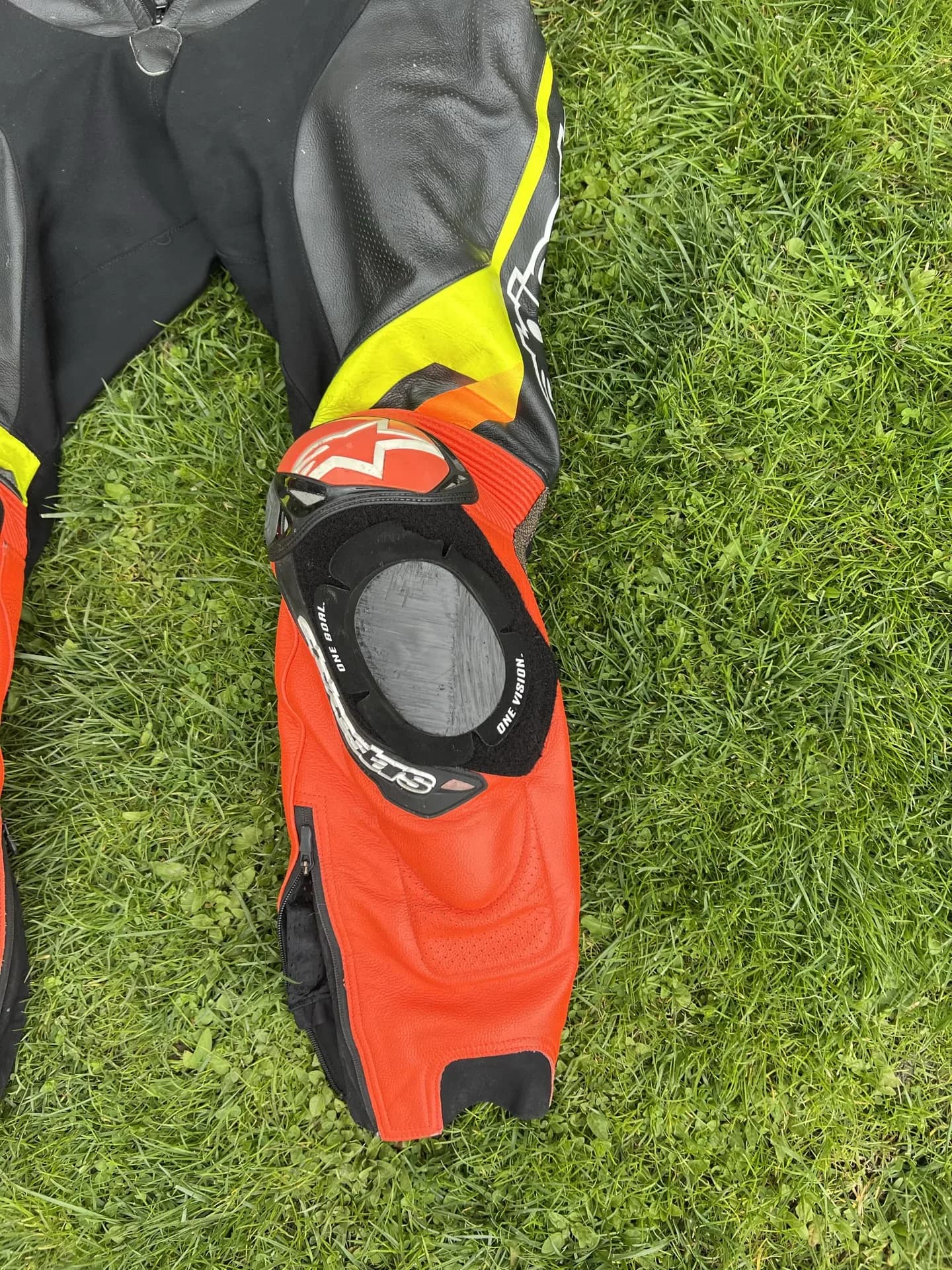 Costum Alpinestars Atem V4 Professional protectie cot detaliu
